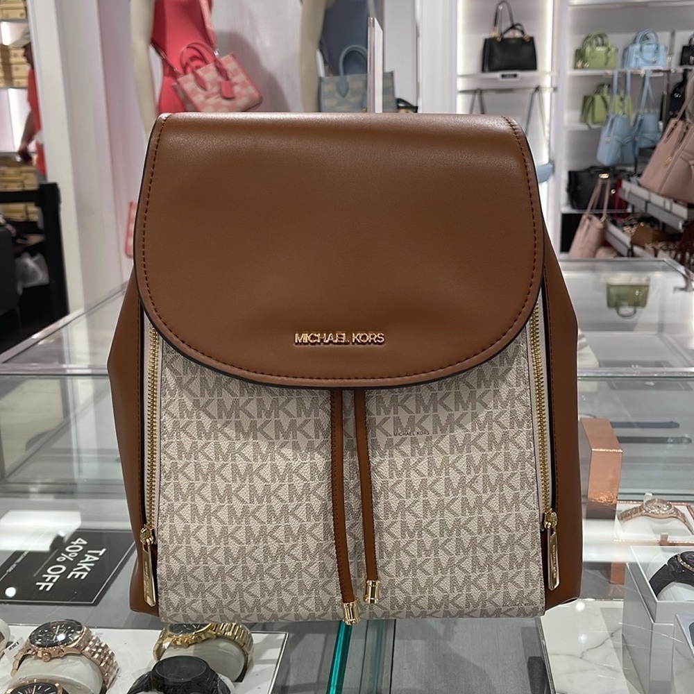 Michael Kors Backpack Bag Phoebe Medium Flap Drawstring Backpack
Vanilla
NWT - Picture 1 of 16